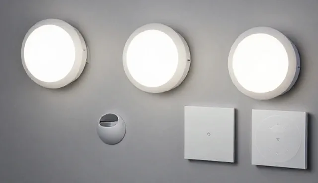 客户沟通：智能灯具使用与维护建议